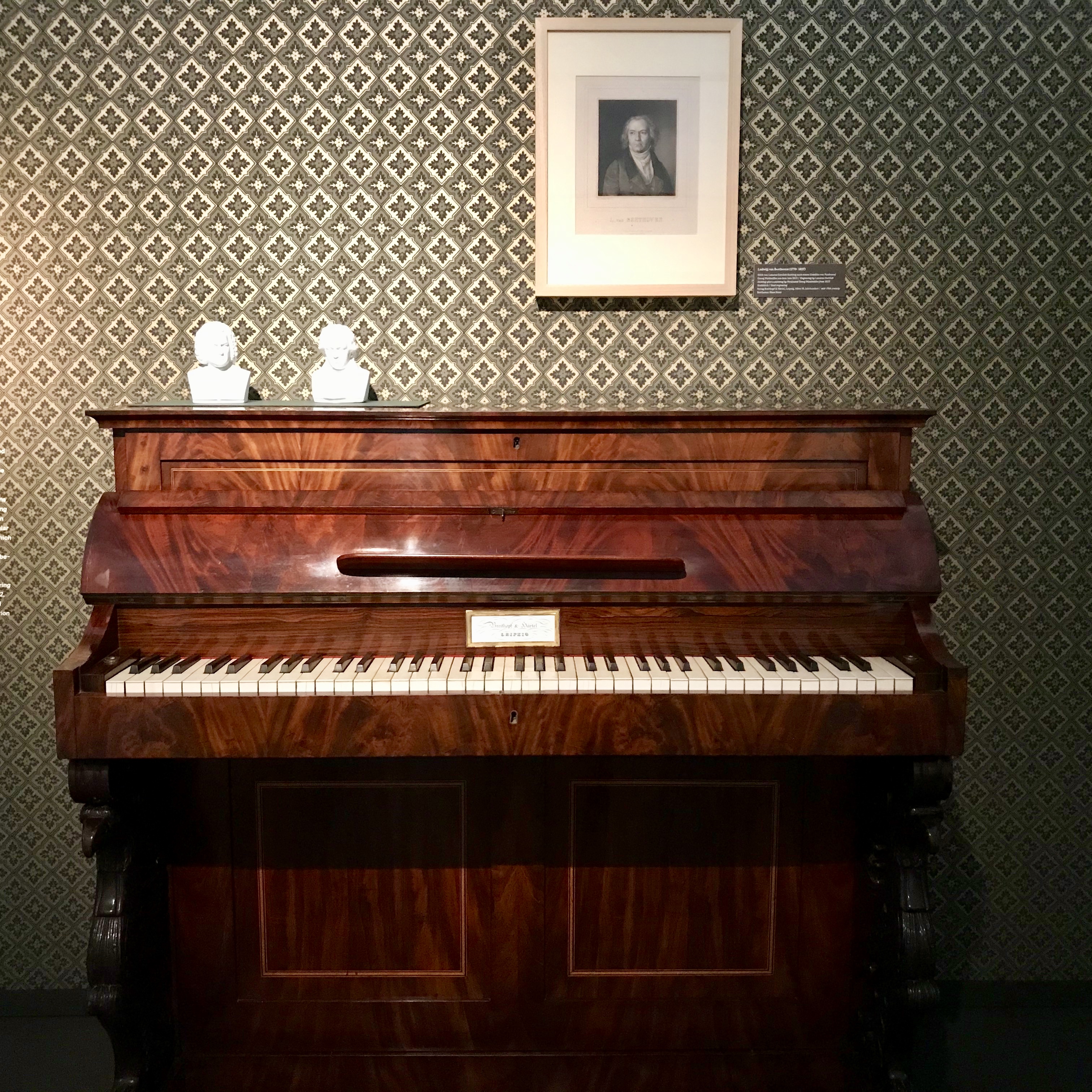 Pianino, Breitkopf & Härtel, 1837, Musikinstrumenten-Museum der Universität Leipzig, Inv.-Nr. 4295